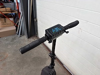 Zuotu st e-scooter - afbeelding 3 van  6