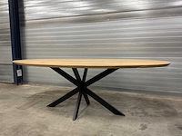Zurich ovale eiken eetkamertafel - afbeelding 1 van  9