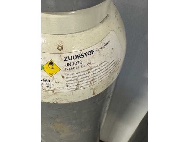 Zuurstof en stikstof cylinder, linde - afbeelding 3 van  3
