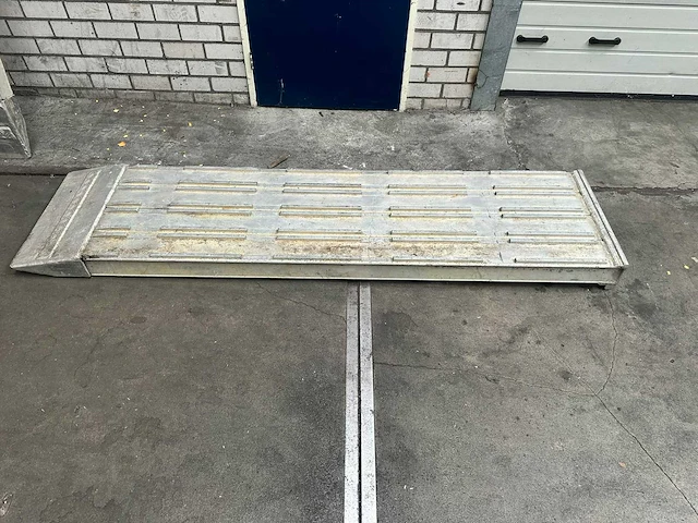 Zwaar materieel oprijplaat capaciteit 20t (2x) - afbeelding 8 van  13