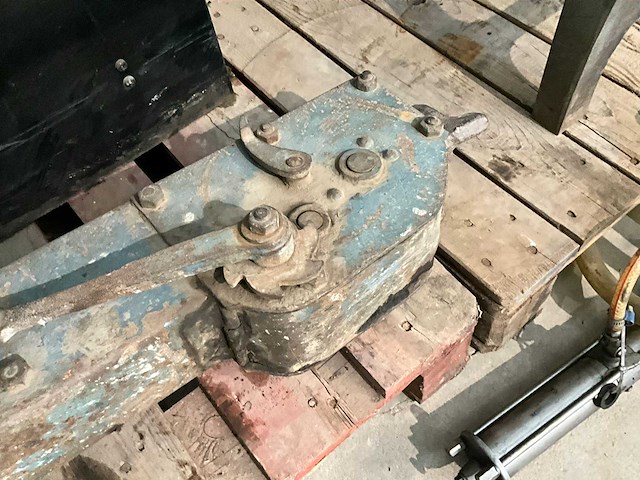 Zware krik domme kracht - afbeelding 2 van  3