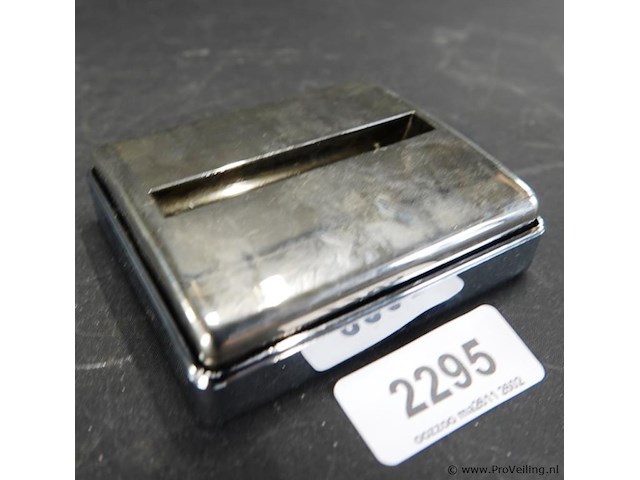 Zware verzilverde sigaretten roller - afbeelding 1 van  5