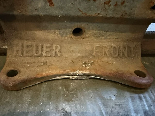 Zware werkbankbankschroef, heuer, front, grijsgroen/roestbruin, klassieke uitvoering | met spindel en montagevoet - afbeelding 2 van  3