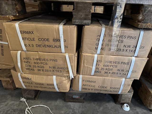 Zwart deurbeslag pc85 v.v. deurklink, cilinder en schild 224x32mm (50x) - afbeelding 3 van  4