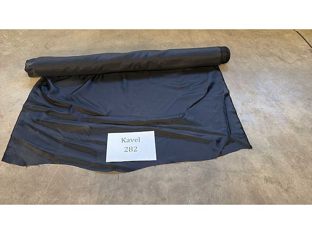 Zwart doek op rol - afbeelding 1 van  1