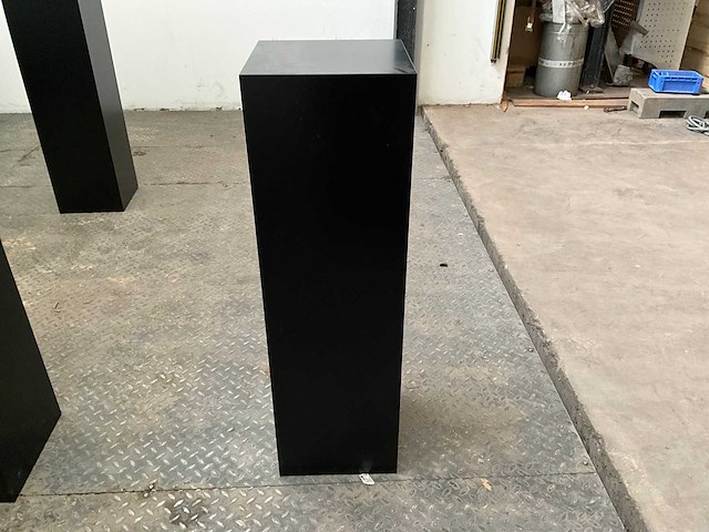 Zwart gelakte sokkel/zuil/pilaar (7x) - afbeelding 31 van  36