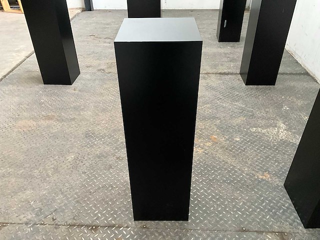 Zwart gelakte sokkel/zuil/pilaar (7x) - afbeelding 34 van  36
