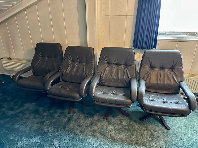 Zwart leren draaifauteuil (4x) - afbeelding 1 van  3