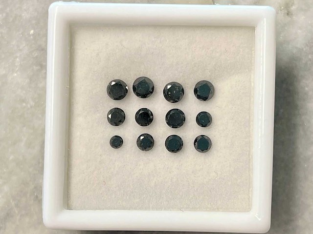 Zwarte diamant 2.04 carat gecertificeerd - afbeelding 1 van  3
