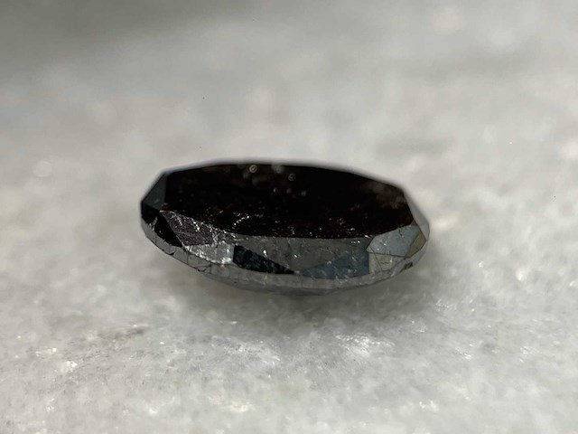 Zwarte diamant 2.26 carat natuurlijke diamant - afbeelding 2 van  5