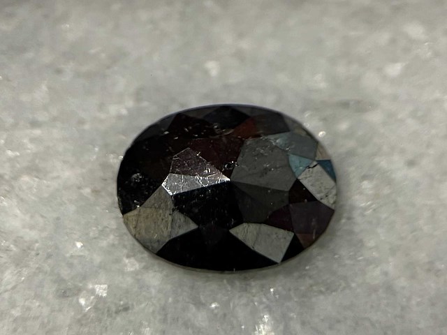 Zwarte diamant 2.26 carat natuurlijke diamant - afbeelding 4 van  5