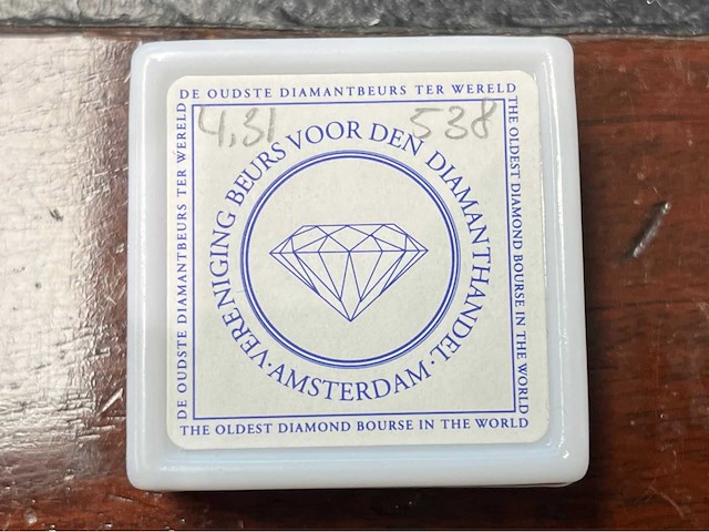 Zwarte diamant 4.31 carat natuurlijke diamant - afbeelding 5 van  5