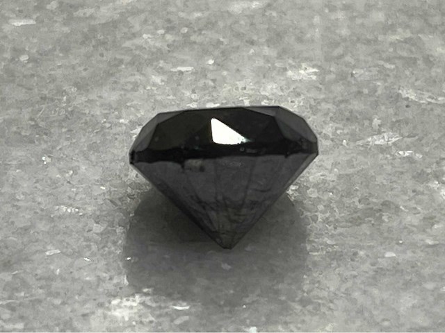 Zwarte diamant 7.44 carat natuurlijke diamant - afbeelding 4 van  4