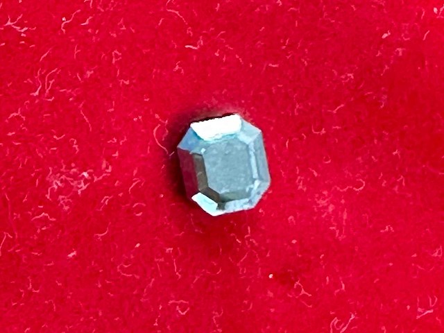 Zwarte diamant vierkant smaragd vorm 3.10 carat gecertificeerd - afbeelding 1 van  6
