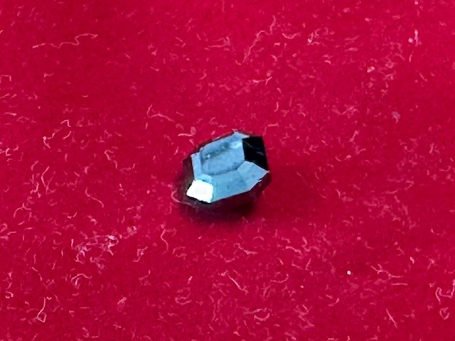 Zwarte diamant vierkant smaragd vorm 3.10 carat gecertificeerd - afbeelding 2 van  6