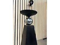 Zwarte kandelaar met hout hoogte 50 cm (31x) - afbeelding 2 van  3