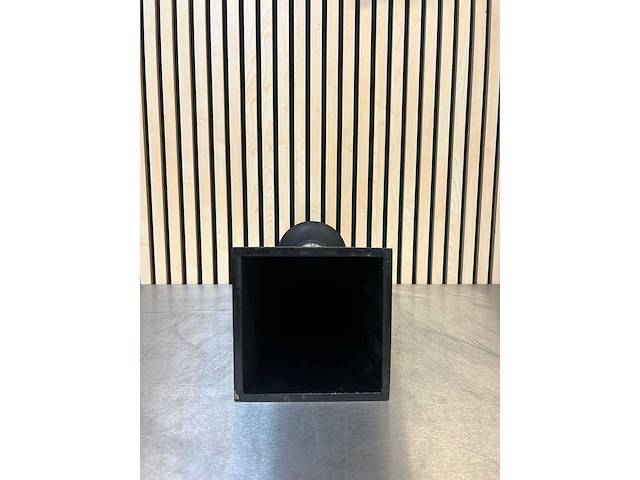 Zwarte kandelaar met hout hoogte 50 cm (31x) - afbeelding 3 van  3