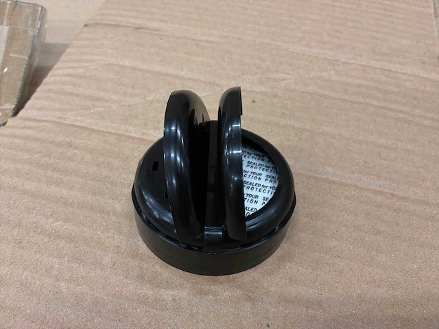 Zwarte kunststof strooidoppen (63 mm) (9600x) - afbeelding 2 van  4