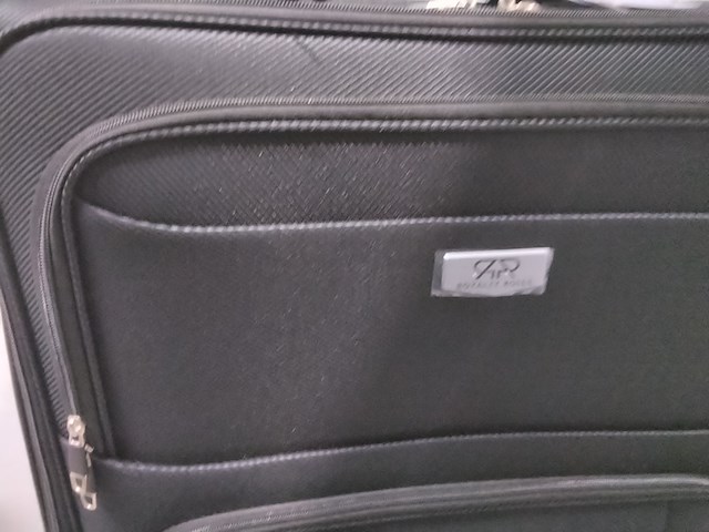 Zwarte stevige reiskoffer op wielen royalty rolles, zwart - afbeelding 2 van  7