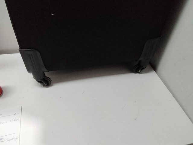 Zwarte stevige reiskoffer op wielen royalty rolles, zwart - afbeelding 6 van  7