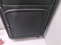 Zwarte stevige reiskoffer op wielen royalty rolles, zwart - afbeelding 7 van  7