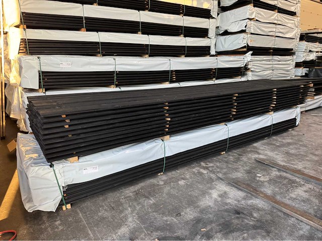 Zweeds rabat gespoten zwart - 500 cm (60x) - afbeelding 1 van  4