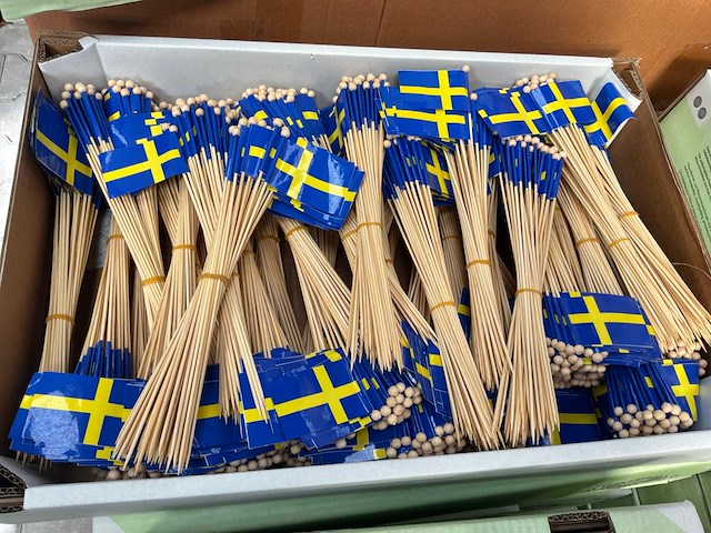 Zweedse vlag op steel (46000x) - afbeelding 1 van  4