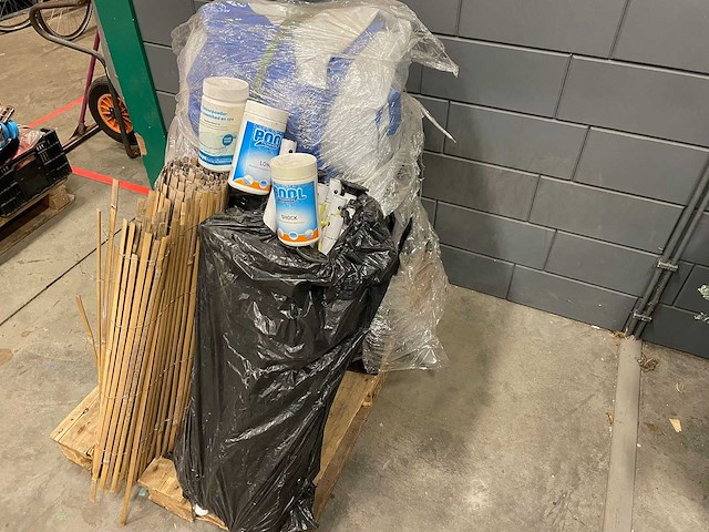 Zwembad - afbeelding 2 van  3