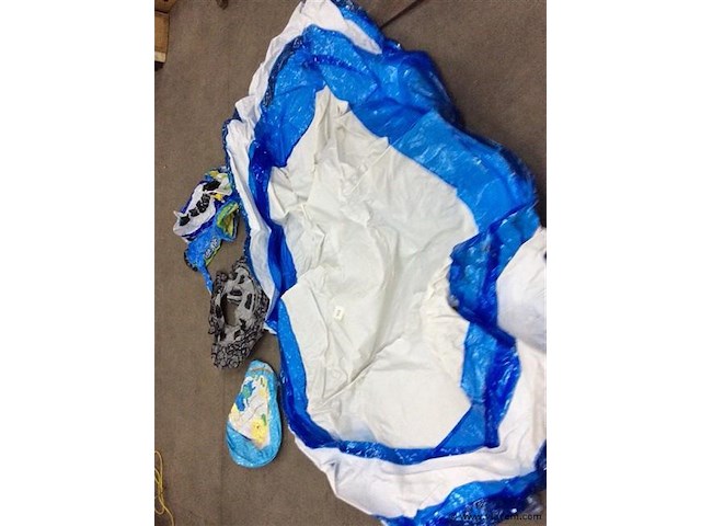 Zwembadje + - afbeelding 1 van  2