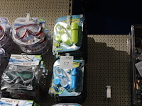Zwemsetjes bestway hydro swim, bestaande uit zwembril, zwem-oordoppen, waterdichte koker, neusclip, strandd...