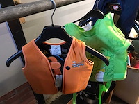 Zwemvesten en divers - afbeelding 3 van  5