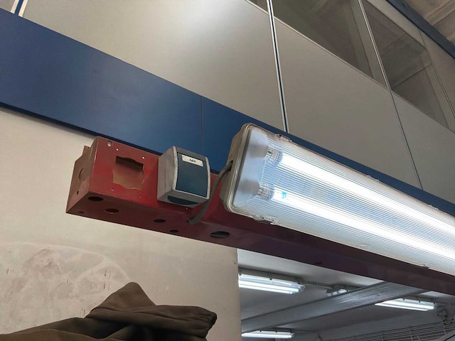 Zwenkarm met verlichting 4.80m - afbeelding 4 van  7