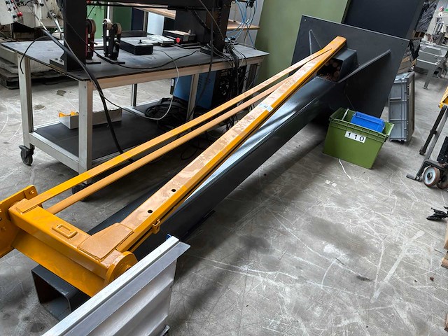 Zwenkarmkraan met kettingtakel - afbeelding 1 van  6