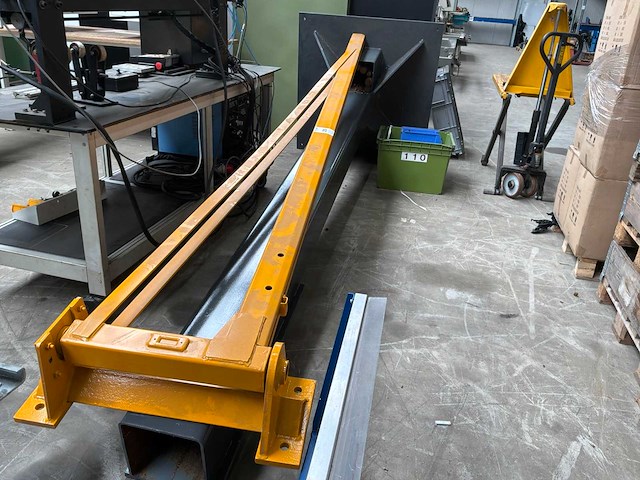 Zwenkarmkraan met kettingtakel - afbeelding 4 van  6