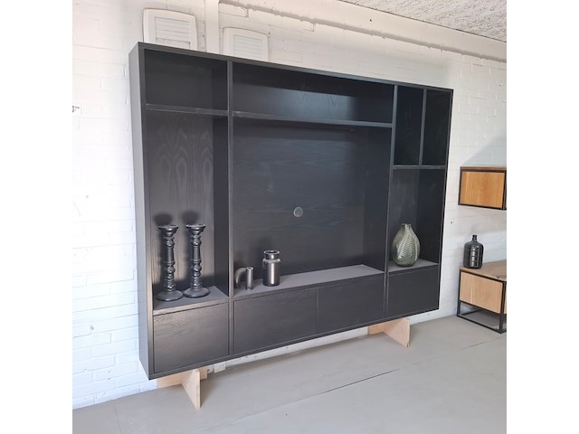 Zwevende cinewall, zwart - afbeelding 1 van  4