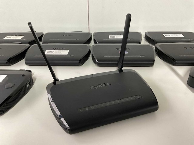 Zyxel nbg6616 switch (15x) - afbeelding 3 van  5