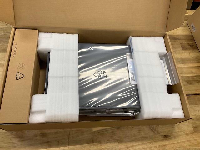 Zyxel xgs2210-28 switch - afbeelding 2 van  3